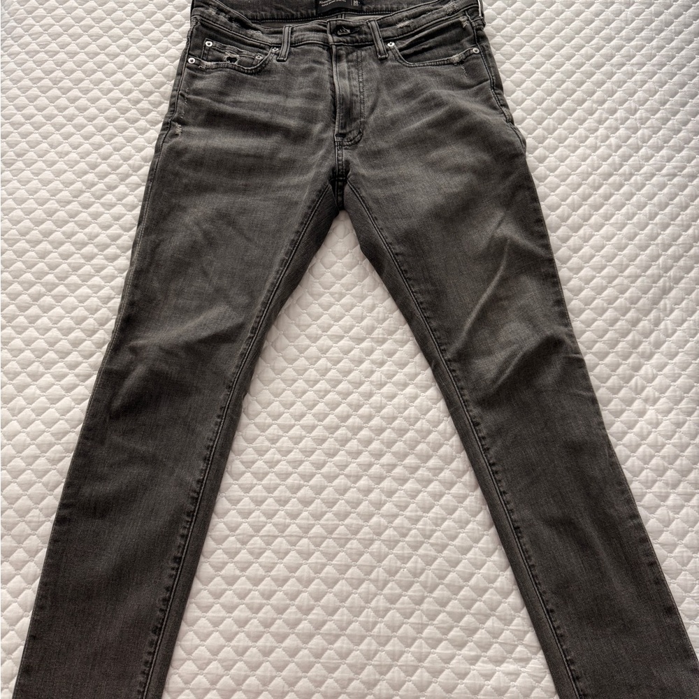 Abercrombie & Fitch Gray Skinny Jeans with Smooth Texture